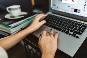 Use social media to generate leads for moving company