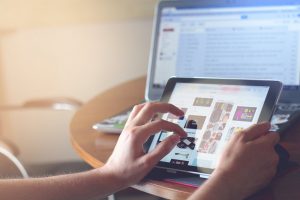You need to create interesting and informative content to make your moving company's marketing strategy over social networks successful