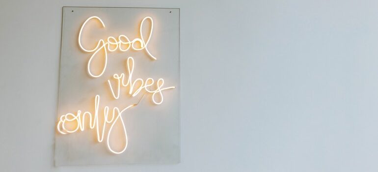 A cursive font that will not give your website a more luxurious feel.